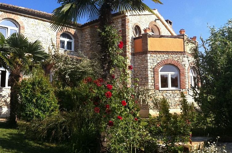 Vakantiehuis Ferienvilla Lucia mit Pool und eigenem Tennispl