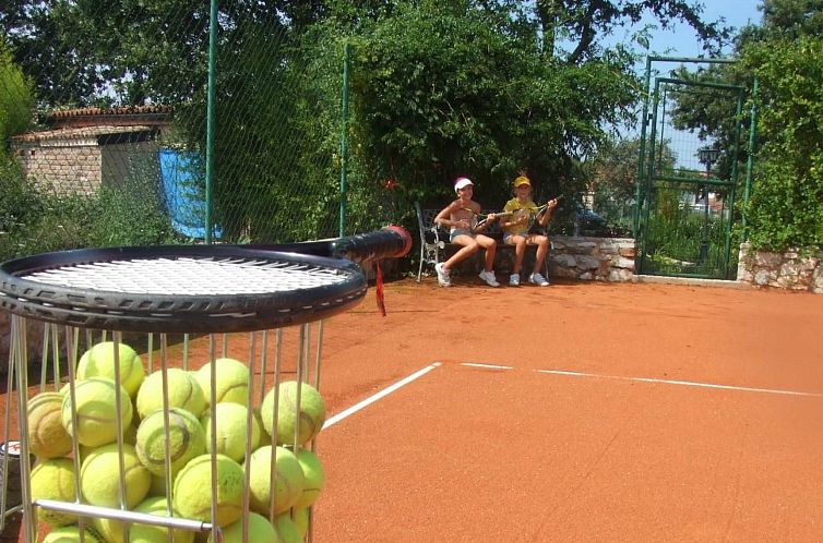 Vakantiehuis Ferienvilla Lucia mit Pool und eigenem Tennispl