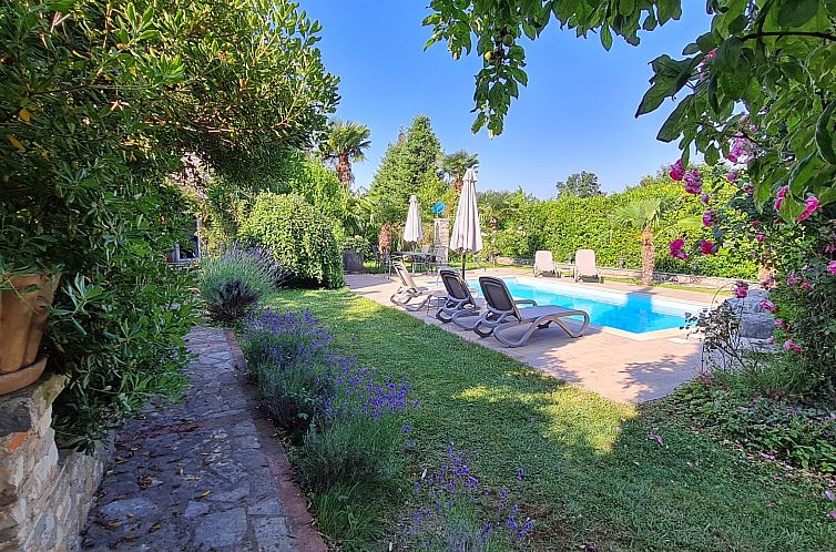 Vakantiehuis Ferienvilla Lucia mit Pool und eigenem Tennispl