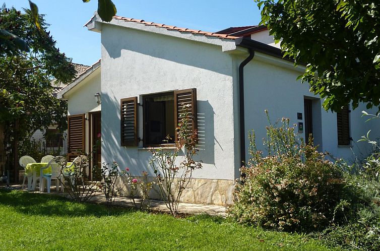 Vakantiehuis Freistehender Bungalow Perla mit Garten und Gri