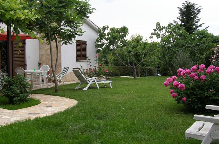 Vakantiehuis Freistehender Bungalow Perla mit Garten und Gri