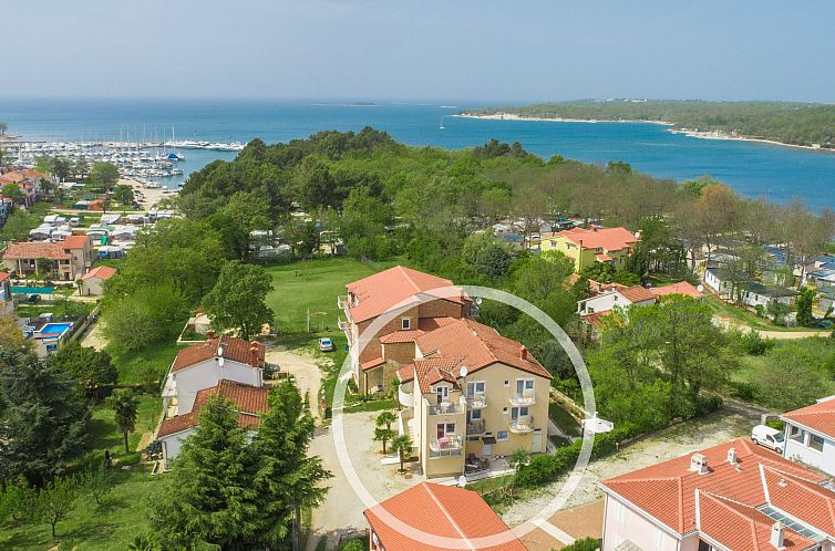 Appartement in Funtana mit Grill