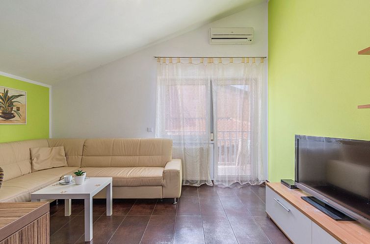 Appartement Charmante Wohnung in Funtana mit Grill