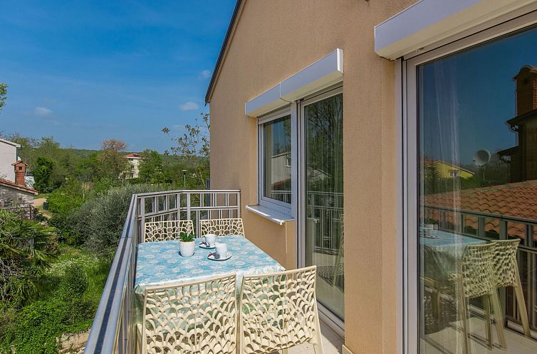 Appartement Charmante Wohnung in Funtana mit Grill