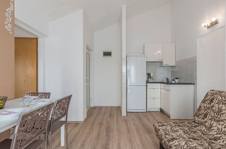 Appartement Gemütliches Appartement in Funtana mit Grill
