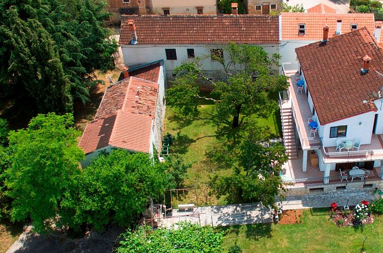 Appartement Kleine Wohnung mit schönem Balkon