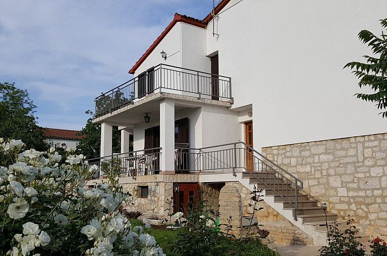 Appartement Kleine Wohnung mit schönem Balkon