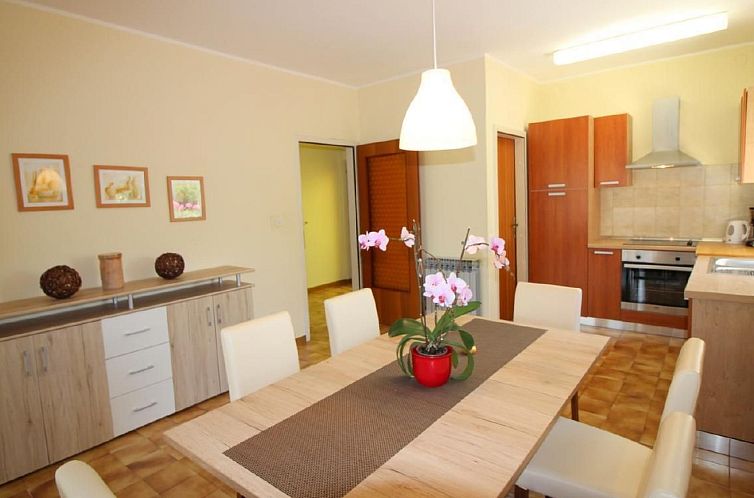 Appartement Tino mit Garten in Strandnähe