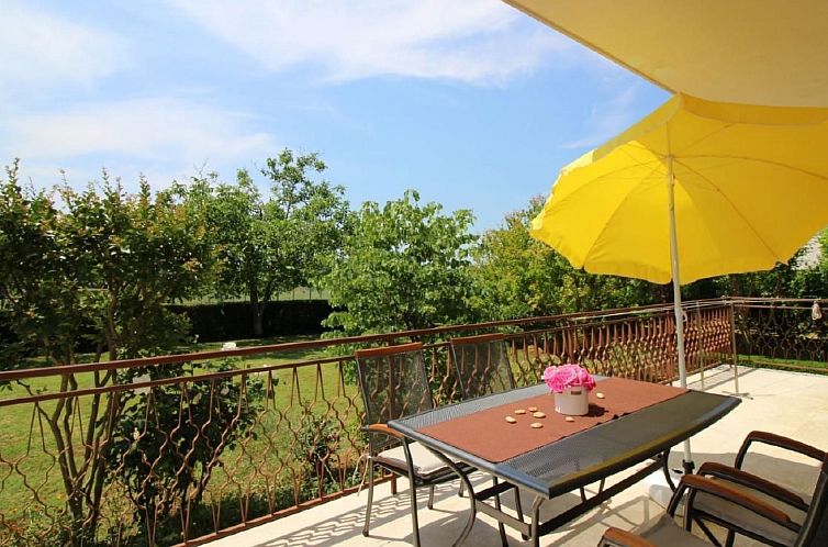 Appartement Tino mit Garten in Strandnähe