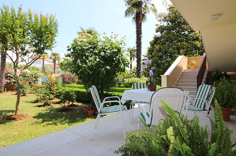 Appartement Tino mit Garten in Strandnähe