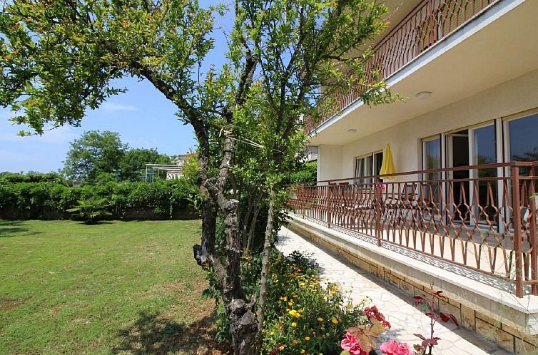 Appartement Tino mit Garten in Strandnähe