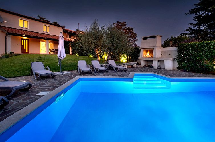 Unterkunft 10133802 - Ferienhaus Istrien - Vakantiehuis Ferienvilla "Nina" mit eigenem Pool