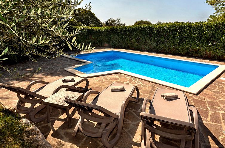 Vakantiehuis Ferienvilla "Nina" mit eigenem Pool
