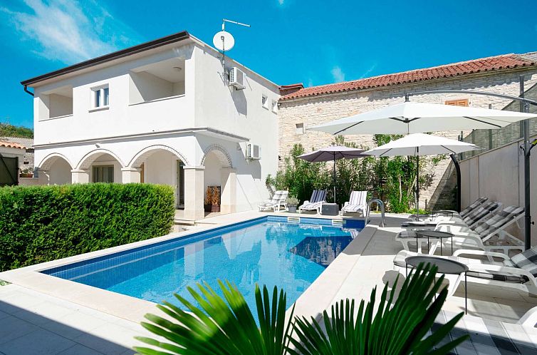 Unterkunft 10134201 - Ferienhaus Istrien - Vakantiehuis Villa Martin - Rückzugsort auf dem Land mit Po
