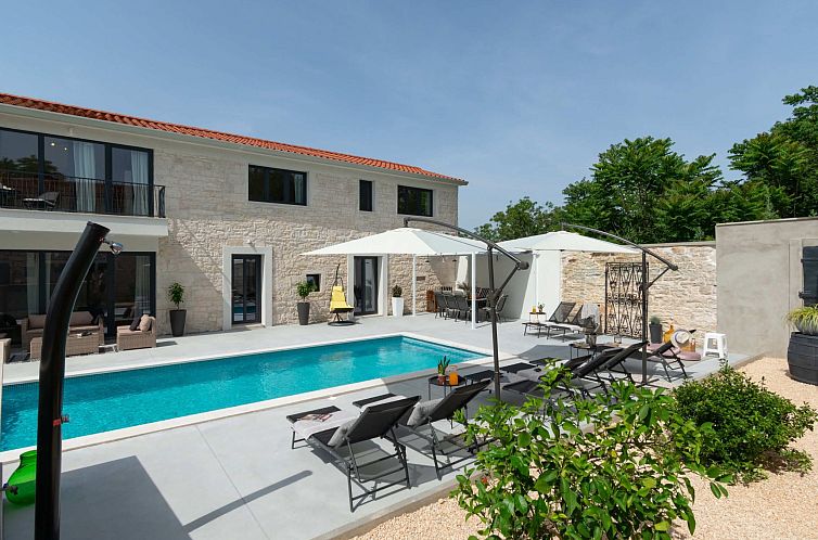 Vakantiehuis Designer Villa Simone - Modern und Heritage Sty