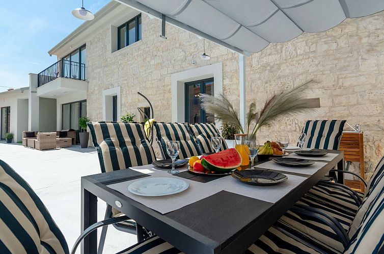 Vakantiehuis Designer Villa Simone - Modern und Heritage Sty