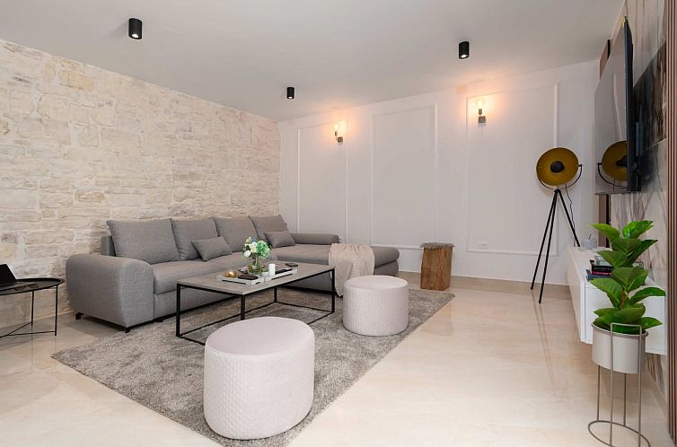 Vakantiehuis Designer Villa Simone - Modern und Heritage Sty