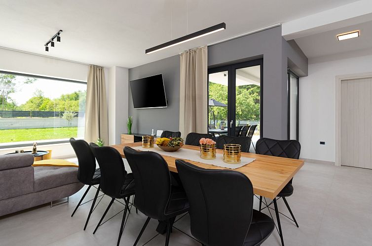 Vakantiehuis Modern 300m² Villa - King Beds and Leisure Zon