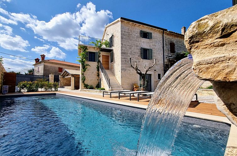 Unterkunft 10134209 - Ferienhaus Istrien - Vakantiehuis Villa Qualia - Gemütliche 4-Schlafzimmer-Villa