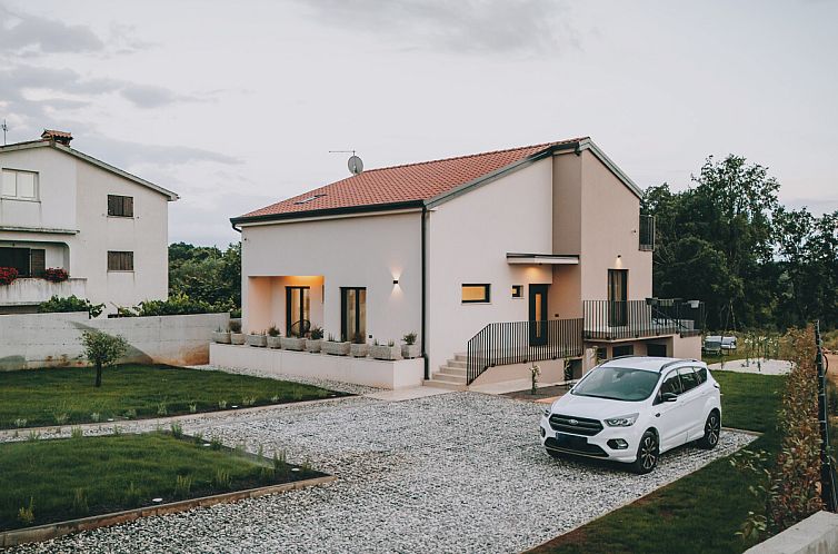 Geschakelde woning in Jakovici