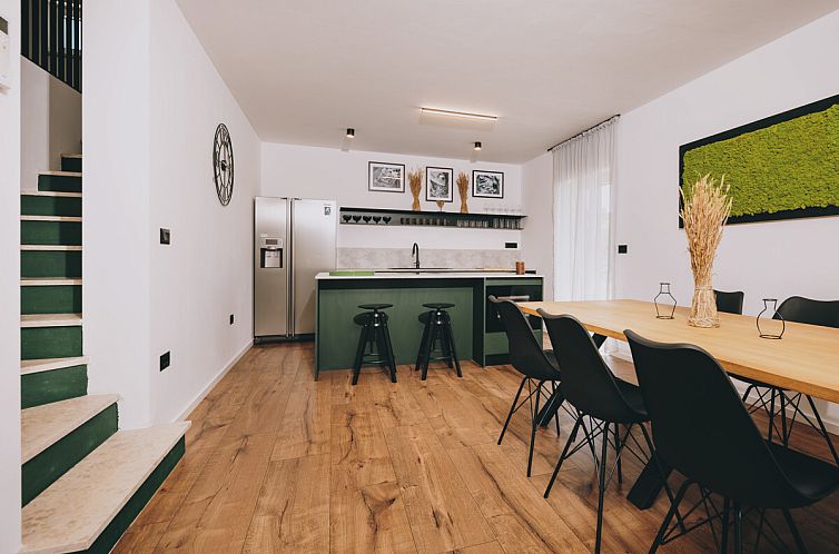 Geschakelde woning in Jakovici