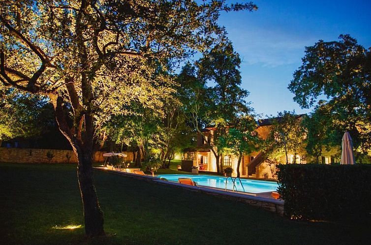 Vakantiehuis Luxusvilla mit Garten und Pool sowie herrlicher