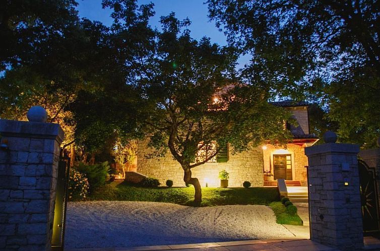 Vakantiehuis Luxusvilla mit Garten und Pool sowie herrlicher