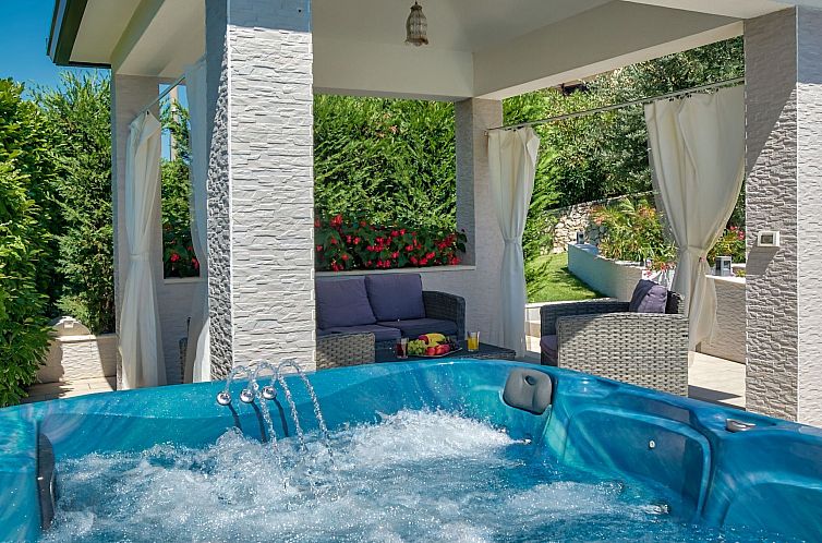 Vakantiehuis "Ines" mit Whirlpool