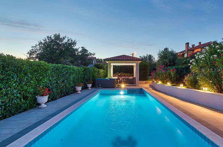 Vakantiehuis "Ines" mit Whirlpool