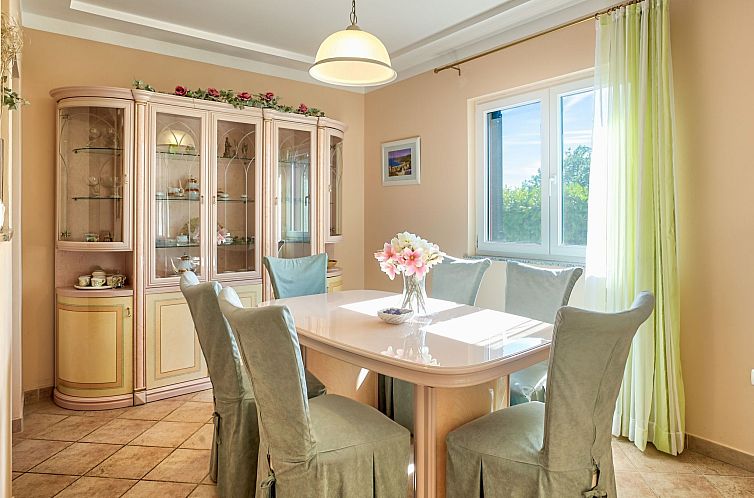 Vakantiehuis "Ines" mit Whirlpool