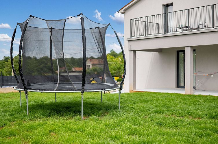 Vakantiehuis Villa Family Love mit Garten und Spielplatz