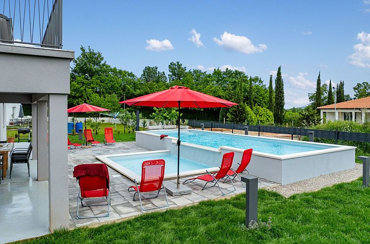 Vakantiehuis Villa Family Love mit Garten und Spielplatz