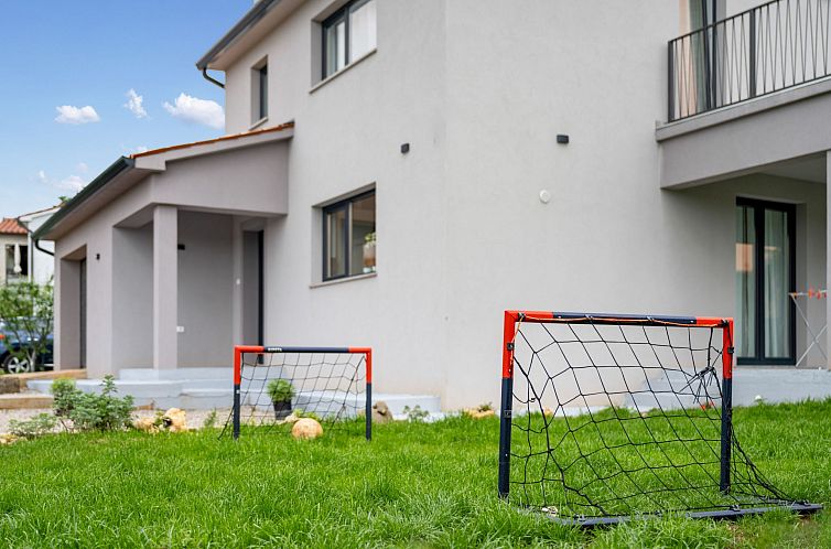Vakantiehuis Villa Family Love mit Garten und Spielplatz