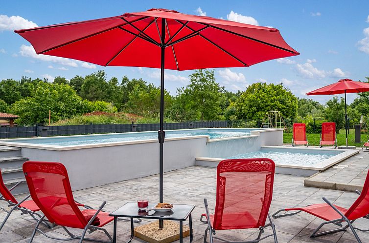 Vakantiehuis Villa Family Love mit Garten und Spielplatz