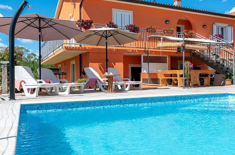 Unterkunft 10135305 - Appartement Istrien - Appartement Haus Orange - Familienfreundliche Lage mit Pool