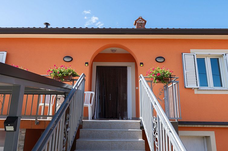 Appartement Haus Orange - Familienfreundliche Lage mit Pool