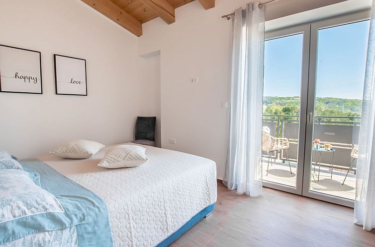 Vakantiehuis Villa Violette mit Pool nahe Stadtzentrum