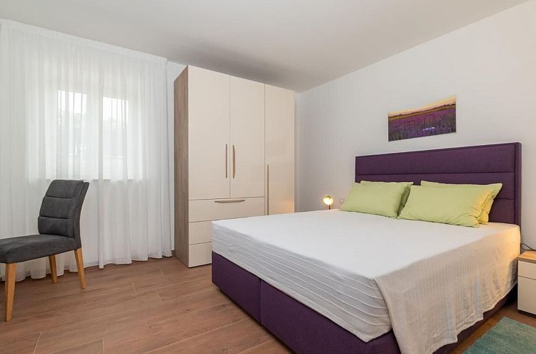 Vakantiehuis Villa Violette mit Pool nahe Stadtzentrum