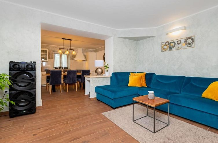 Vakantiehuis Villa Violette mit Pool nahe Stadtzentrum