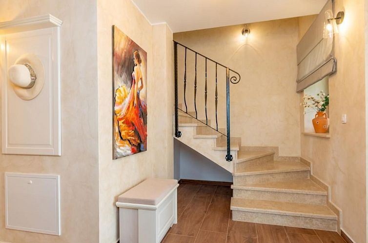 Vakantiehuis Villa Violette mit Pool nahe Stadtzentrum