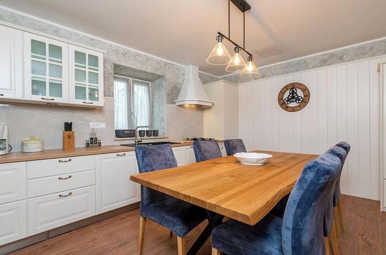 Vakantiehuis Villa Violette mit Pool nahe Stadtzentrum
