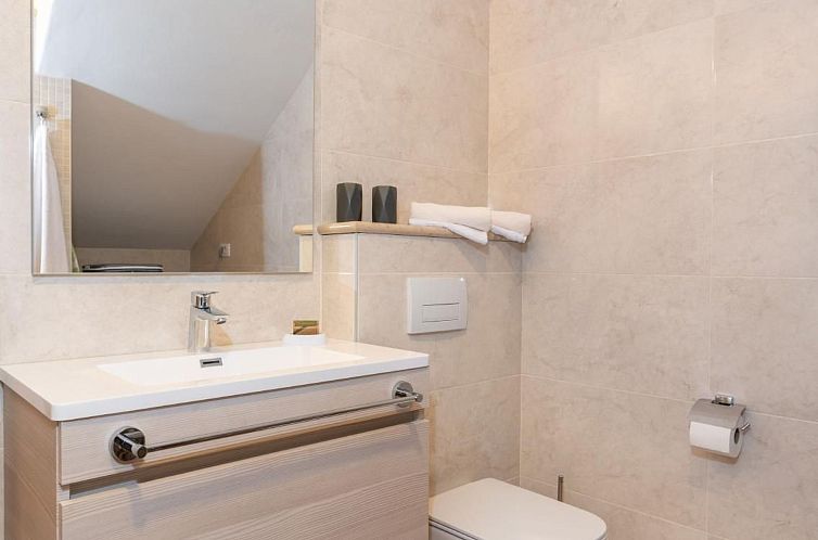Vakantiehuis Villa Violette mit Pool nahe Stadtzentrum