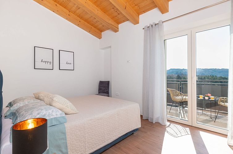 Vakantiehuis Villa Violette mit Pool nahe Stadtzentrum