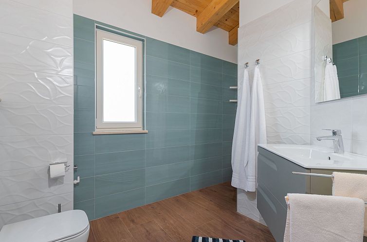 Vakantiehuis Villa Violette mit Pool nahe Stadtzentrum