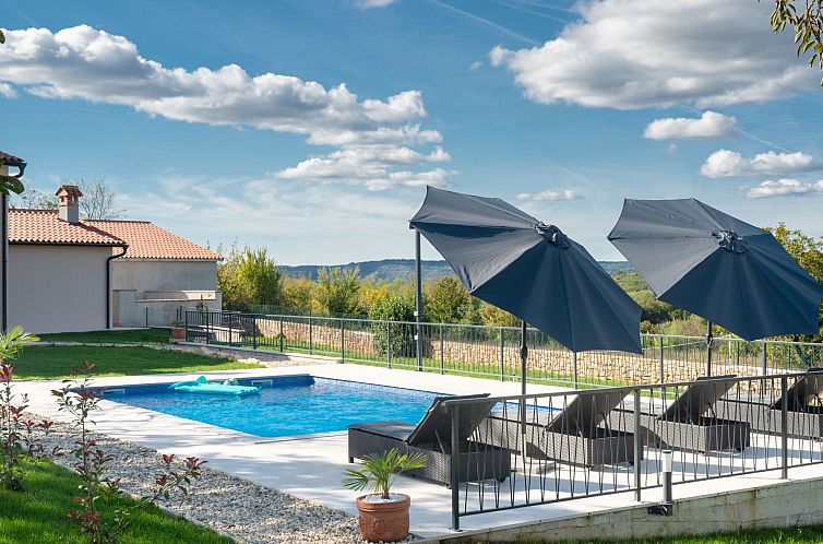 Vakantiehuis Villa "Francesca" mit Garten, Grill und Pool