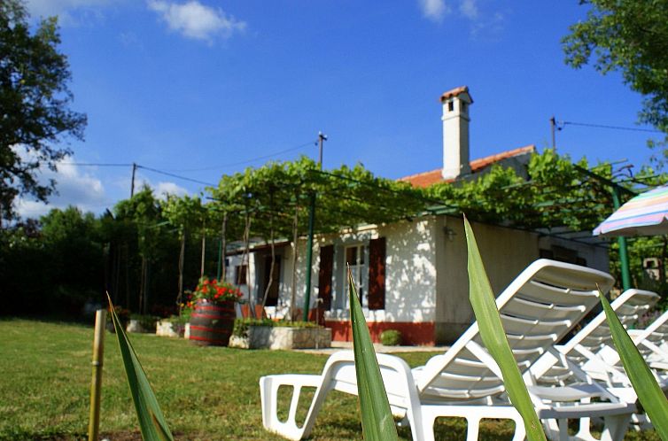 Vakantiehuis Freistehendes Haus Violeta mit weitläufigen Ga