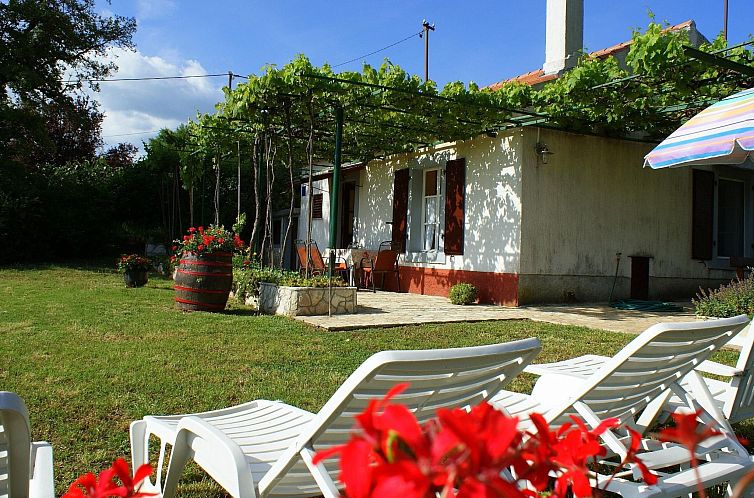 Vakantiehuis Freistehendes Haus Violeta mit weitläufigen Ga