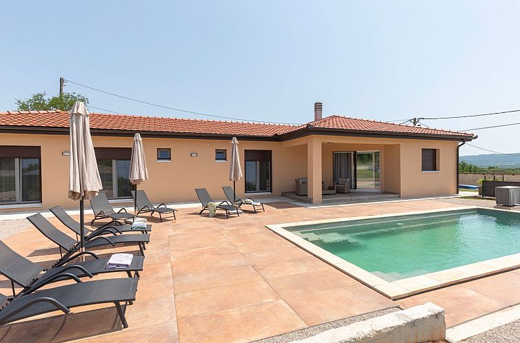 Vakantiehuis Ferienvilla 'Villa Xenia