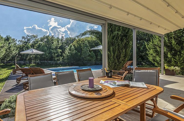 Vakantiehuis Ferienvilla 'Breg' mit Whirlpool