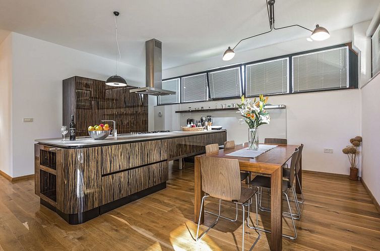 Vakantiehuis Ferienvilla 'Breg' mit Whirlpool